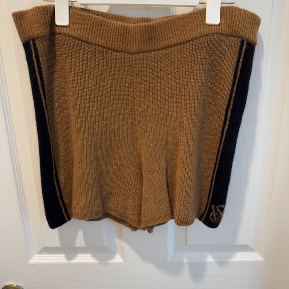 Victoria Secrets Sweater and Short Set, Brown and Black, XL, 100% Cashmere! - Picture 3 of 11